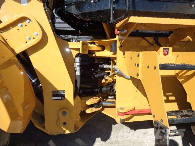 CAT 938M Колесни товарачи