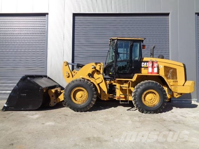 CAT 938M Колесни товарачи