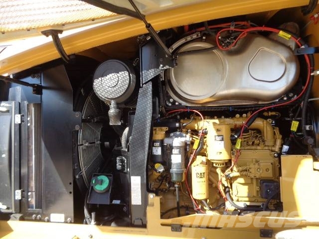 CAT 938M Колесни товарачи
