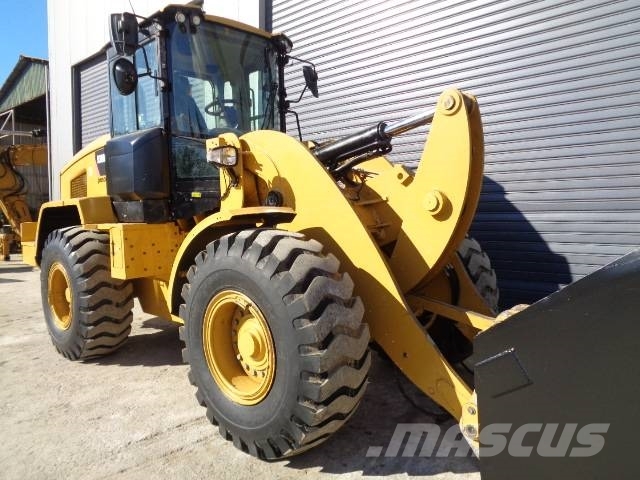 CAT 938M Колесни товарачи