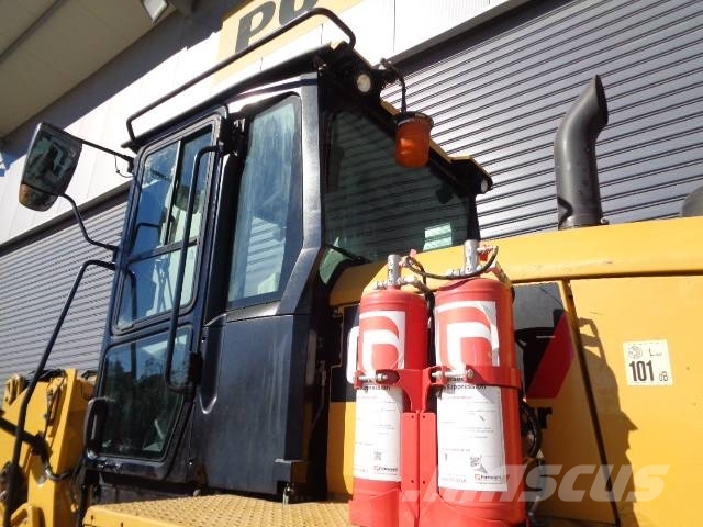 CAT 938M Колесни товарачи