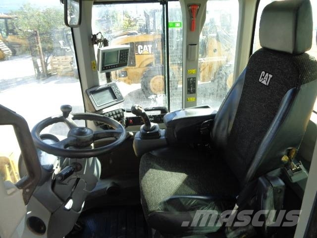 CAT 938M Колесни товарачи