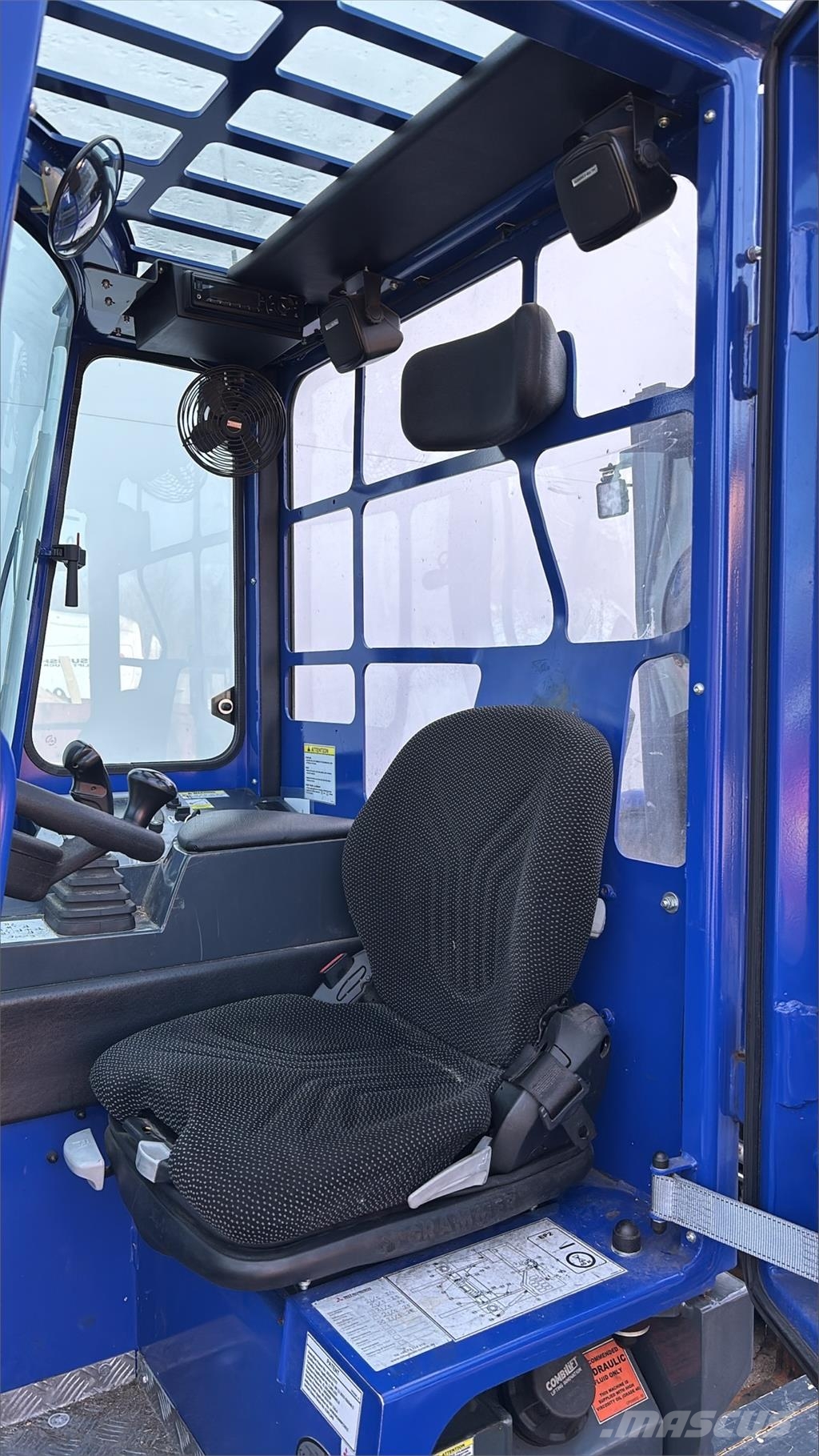 Combilift C4500E Повдигач с движение в 4 посоки