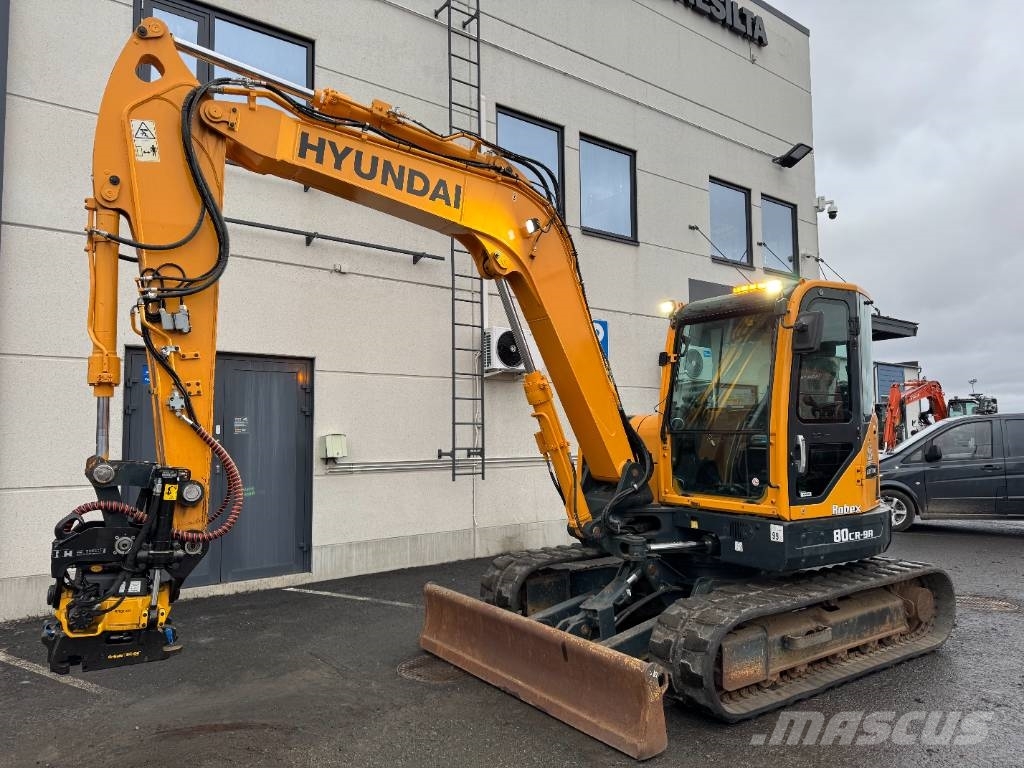 Hyundai R80CR-9A PYÖRITTÄJÄLLÄ Excavadoras 7t - 12t
