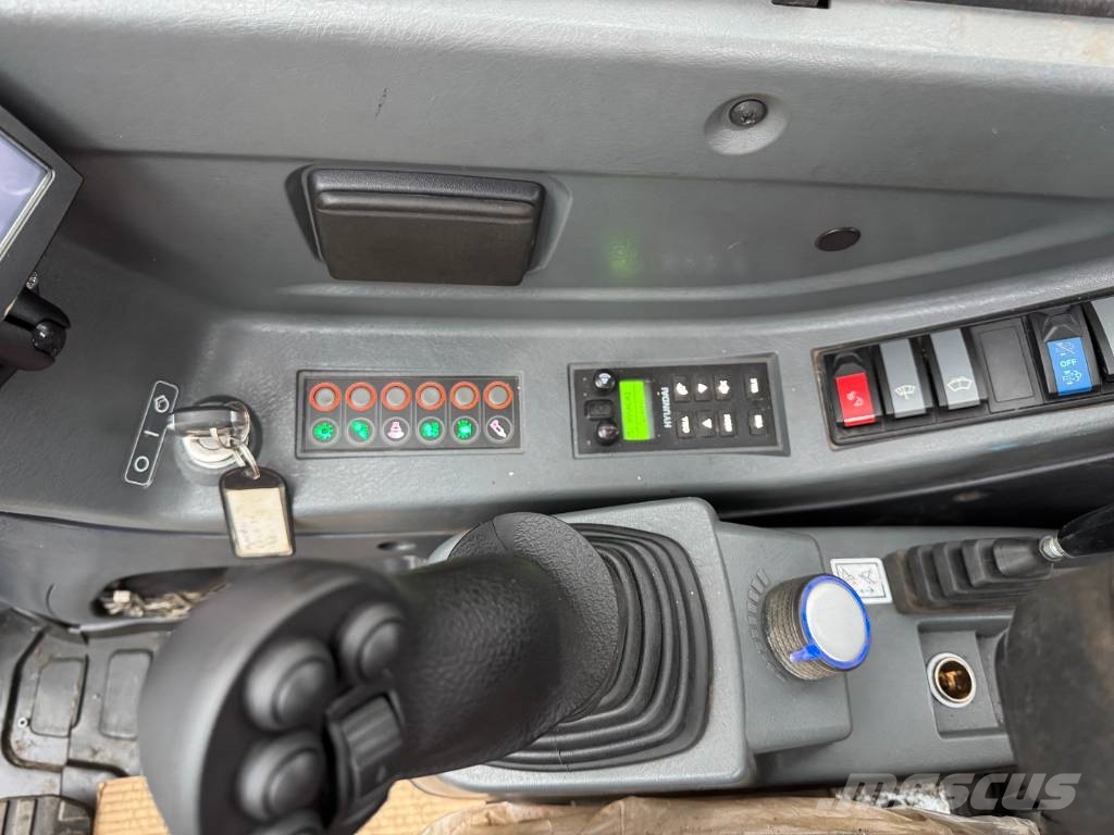 Hyundai R80CR-9A PYÖRITTÄJÄLLÄ Excavadoras 7t - 12t