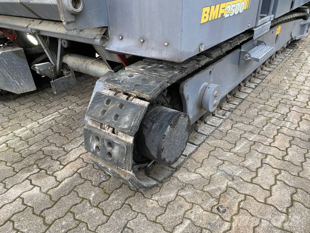 Bomag BMF 2500 S Asfaldilaoturid