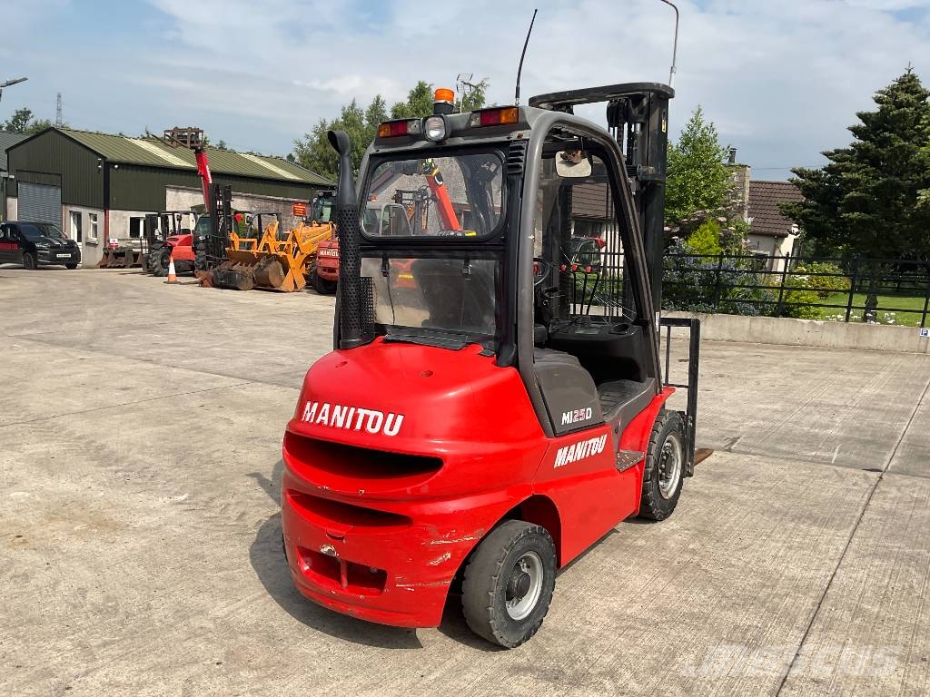 Manitou MI 25 Dieseltrukit