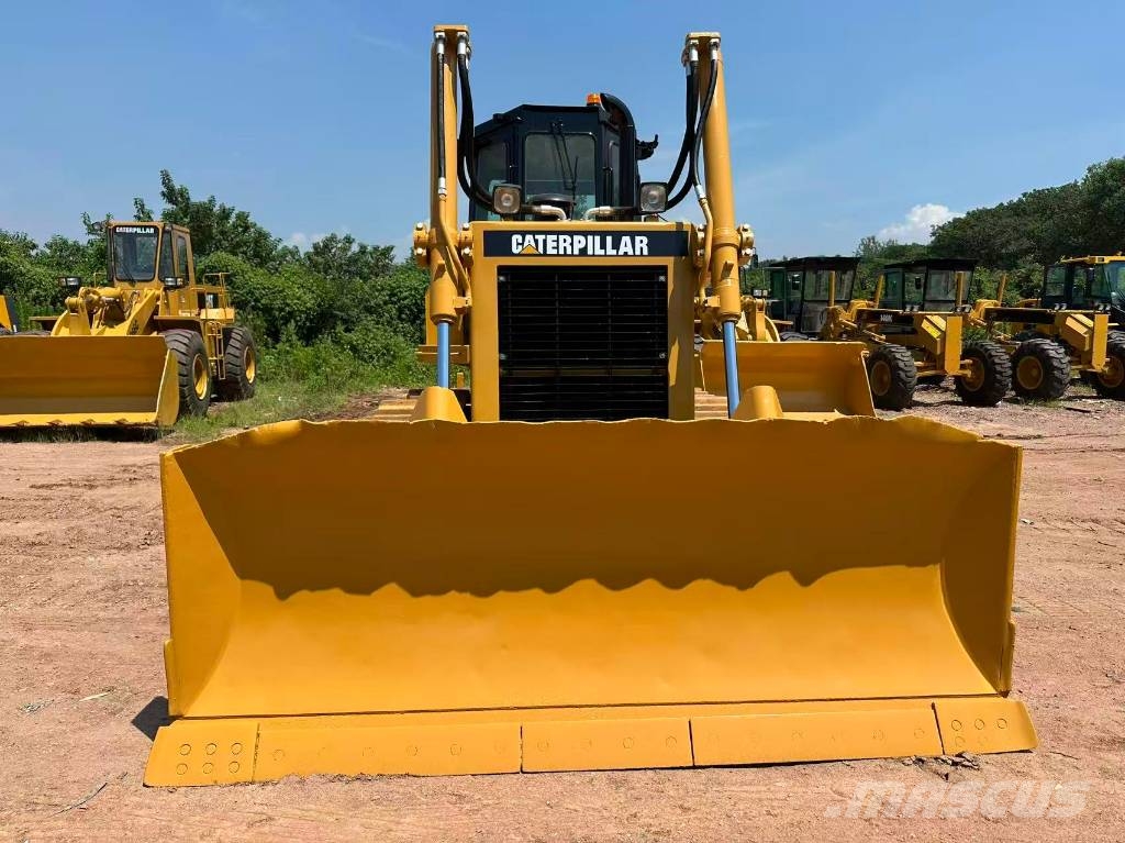 CAT D6G بلدوزرات مجنزرة
