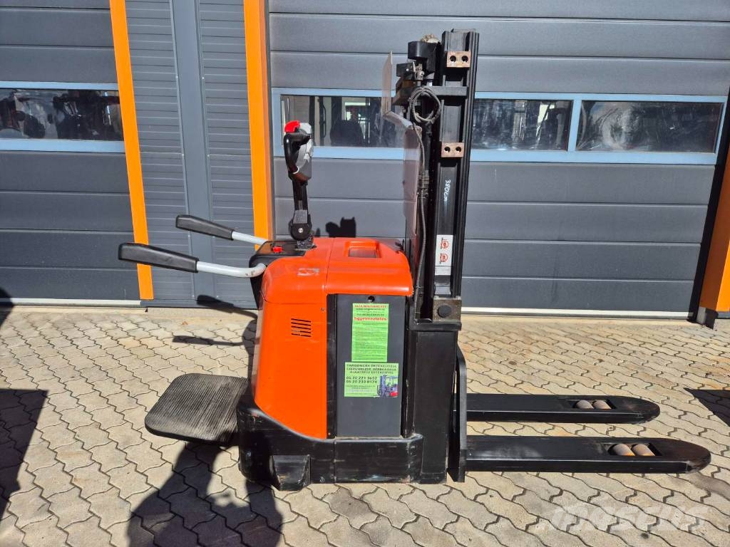 BT SPE 125 Elektromos gyalogkíséretű targoncák