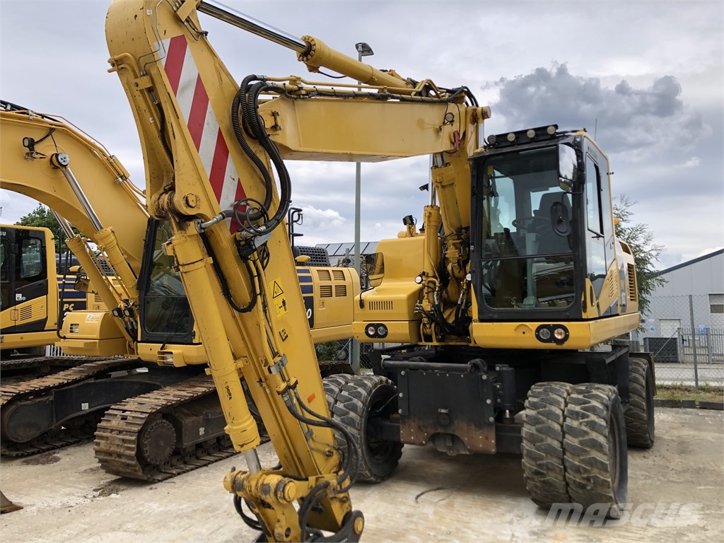 Komatsu PW 180-11 Gumikerekes kotrók