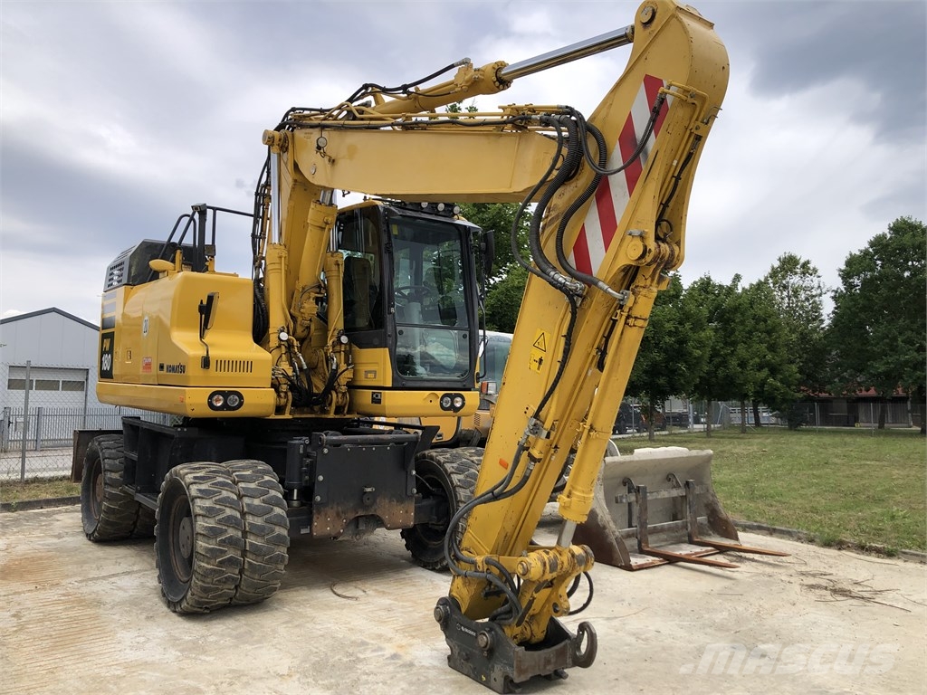 Komatsu PW 180-11 Gumikerekes kotrók