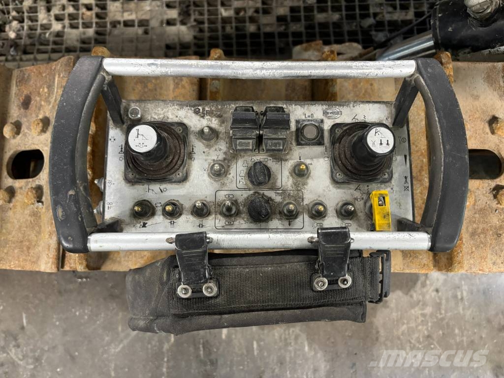 Epiroc FlexiROC T35R-01 Vertikaalsed puurmasinad