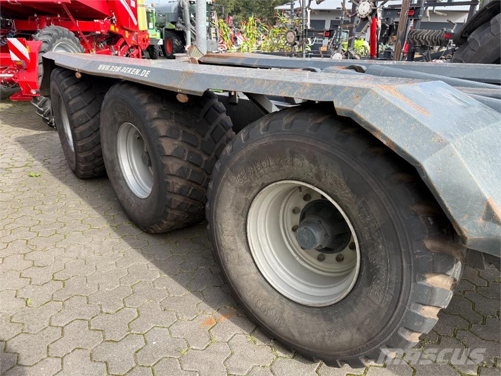  Sonstige RSM 30 Hakenlift ohne Mulde Egyéb mezőgazdasági gépek