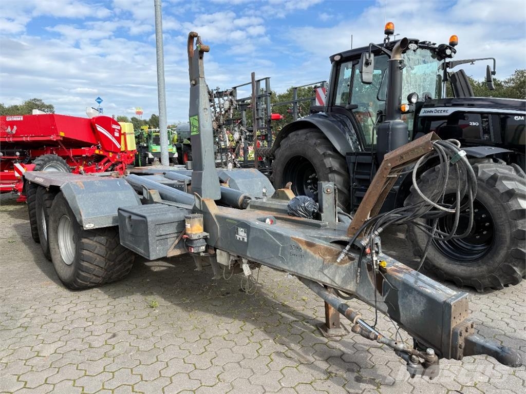  Sonstige RSM 30 Hakenlift ohne Mulde Egyéb mezőgazdasági gépek