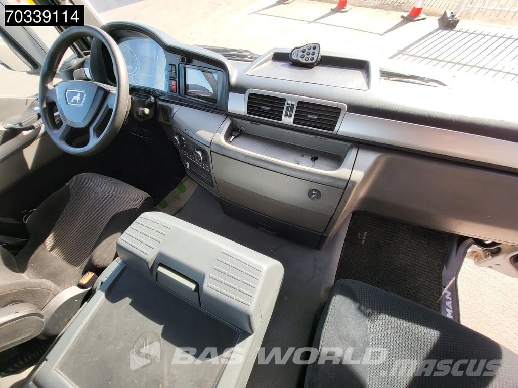 MAN TGS 35.400 8X4 NL-truck APK HYVA 26-60S Lift+steer Vrachtwagen met containersysteem