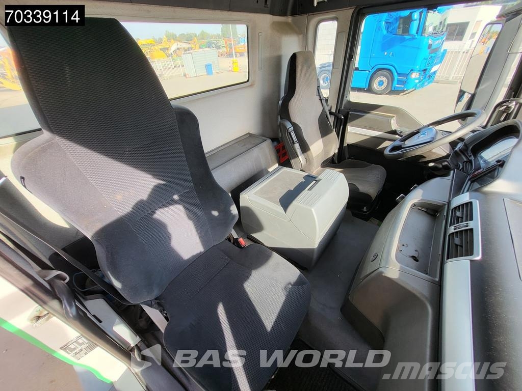 MAN TGS 35.400 8X4 NL-truck APK HYVA 26-60S Lift+steer Vrachtwagen met containersysteem