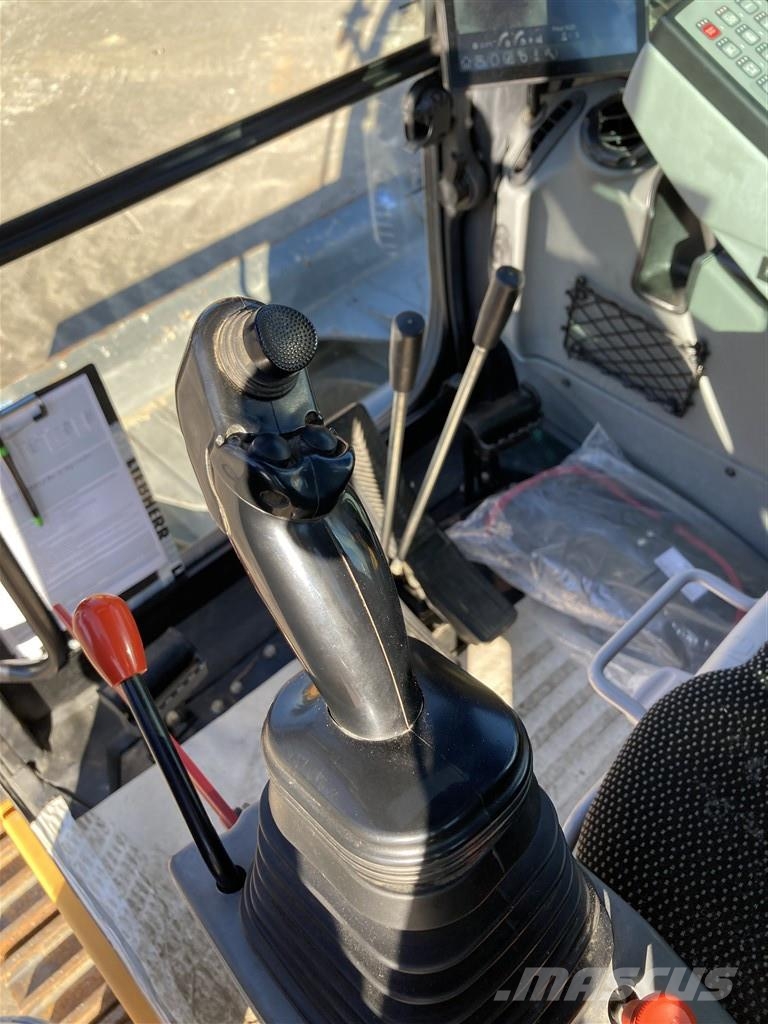 Liebherr R 920 Compact Litronic Гусеничні екскаватори