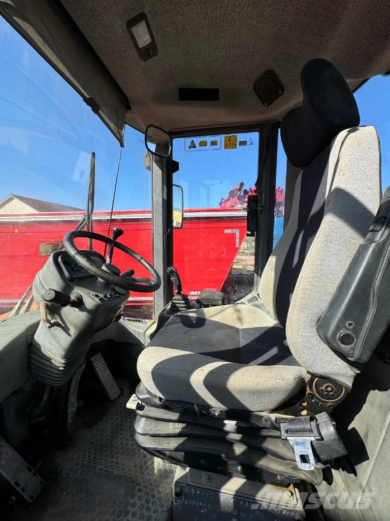 Hitachi LX 210 E Kolesni nakladalci