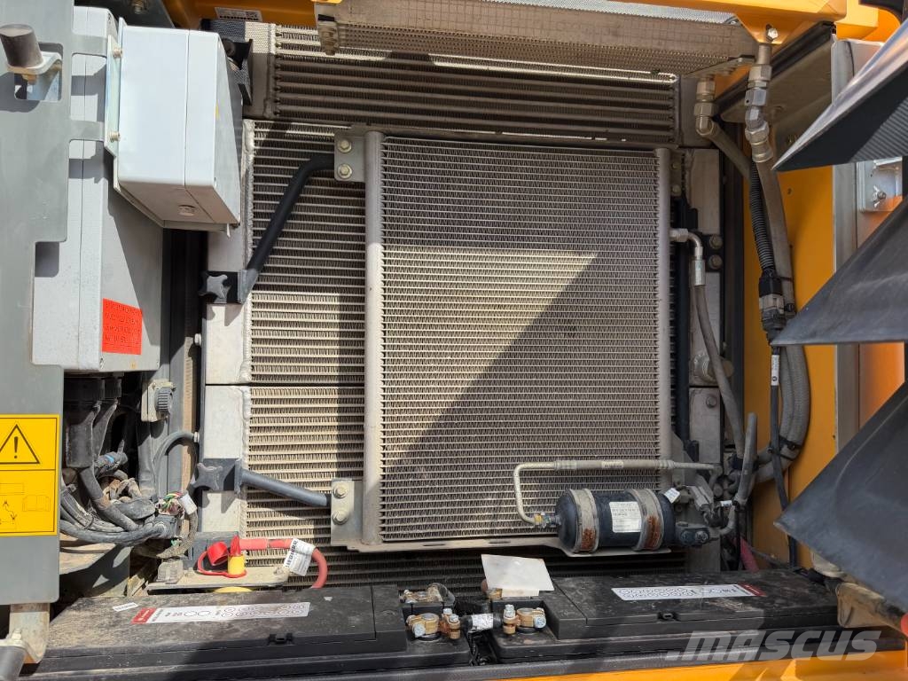 Liebherr A 916 Litronic حفارات بعجل