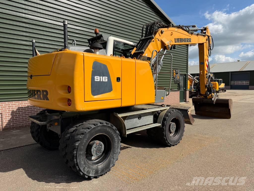 Liebherr A 916 Litronic حفارات بعجل