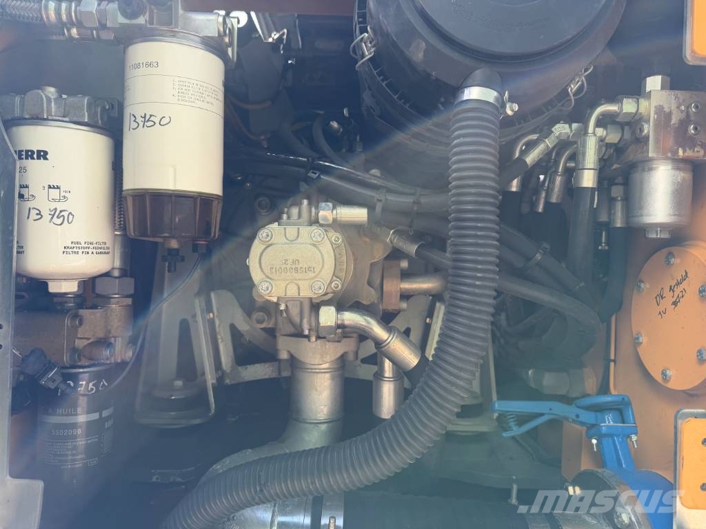 Liebherr A 916 Litronic حفارات بعجل