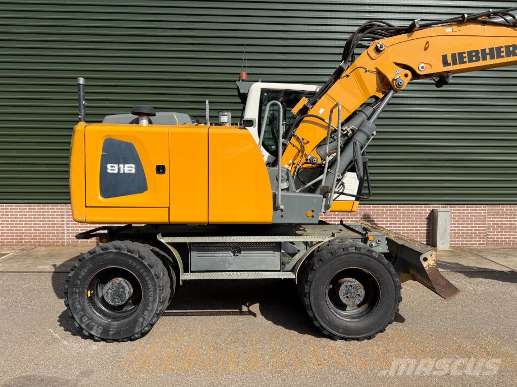 Liebherr A 916 Litronic حفارات بعجل