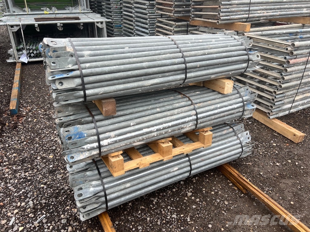  RUX Fassadengerüst - gebraucht, Komplettpaket Gerü Pastolių įrengimai