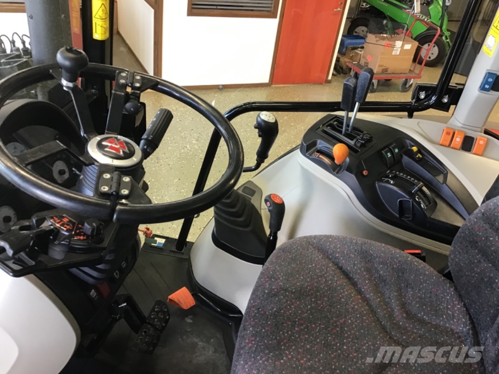 Massey Ferguson 4708 Traktorer