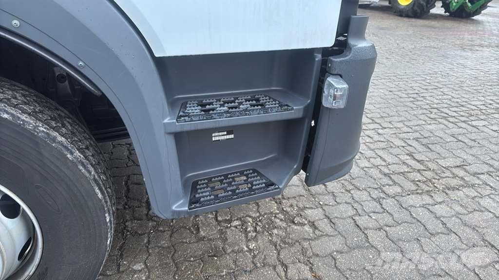Mercedes-Benz 1527 0 Camiones chasis