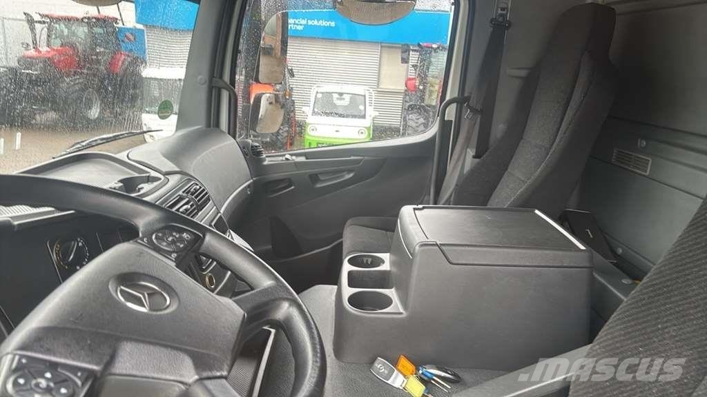 Mercedes-Benz 1527 0 Camiones chasis