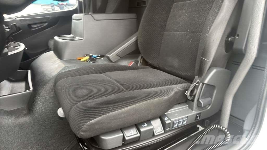 Mercedes-Benz 1527 0 Camiones chasis