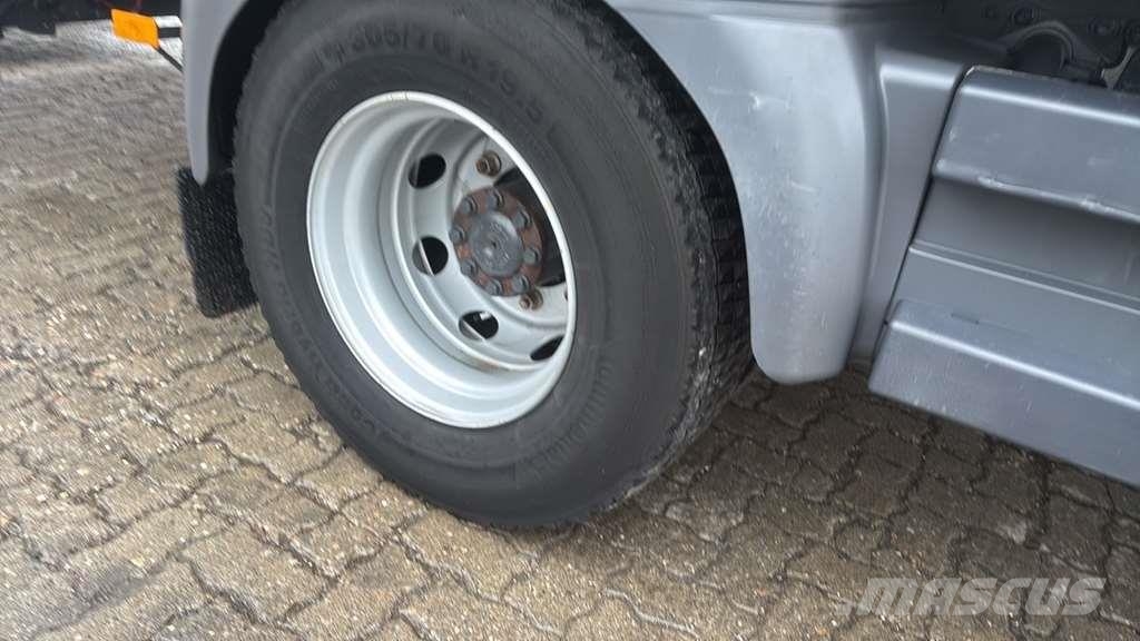 Mercedes-Benz 1527 0 Camiones chasis