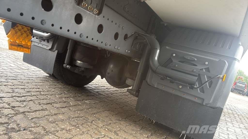 Mercedes-Benz 1527 0 Camiones chasis