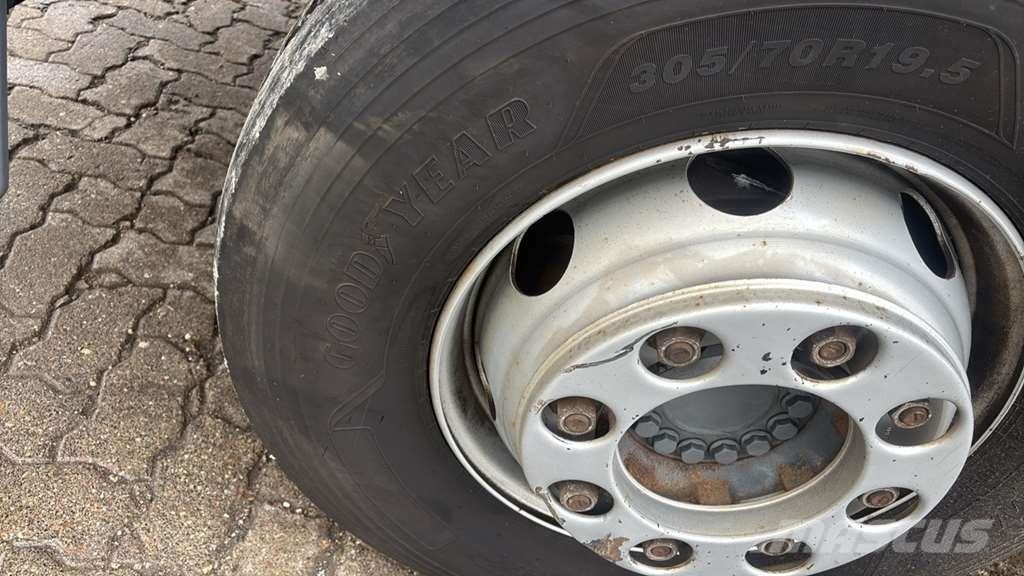 Mercedes-Benz 1527 0 Camiones chasis
