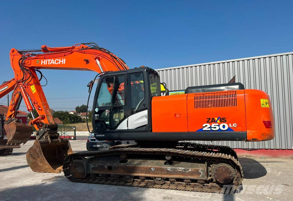 Hitachi ZX 250 LC-5B حفارات زحافة