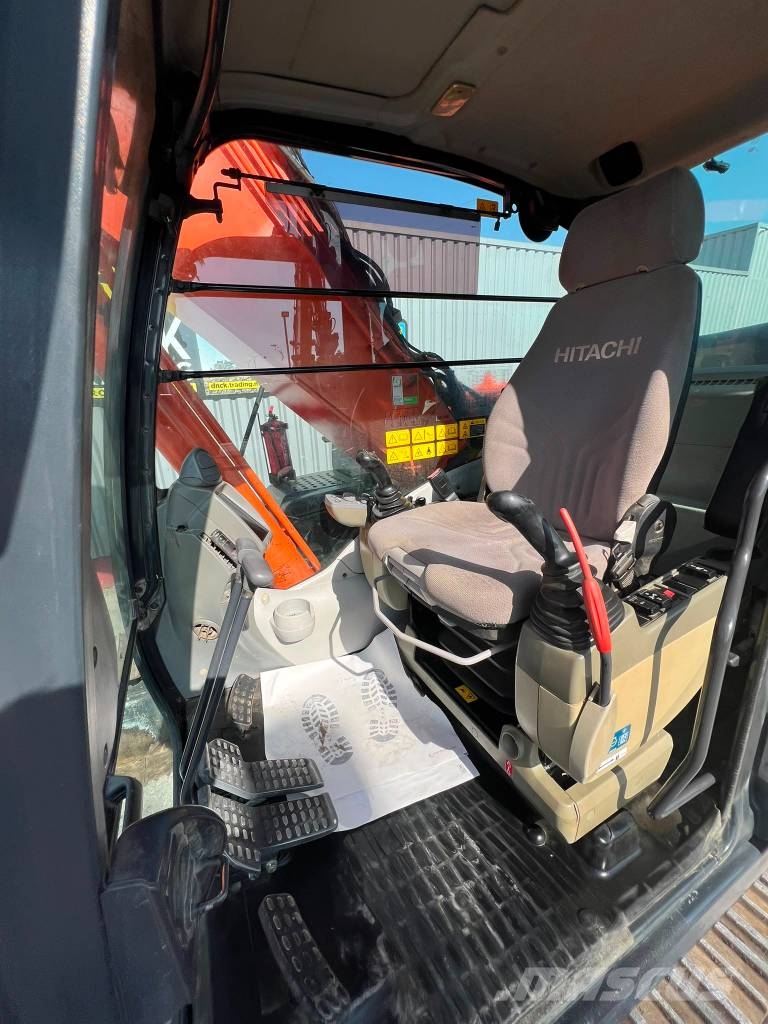 Hitachi ZX 250 LC-5B حفارات زحافة