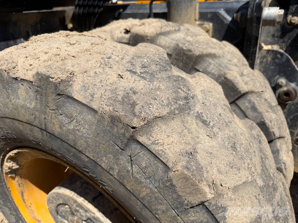 JCB JS 175 W Excavadoras de ruedas