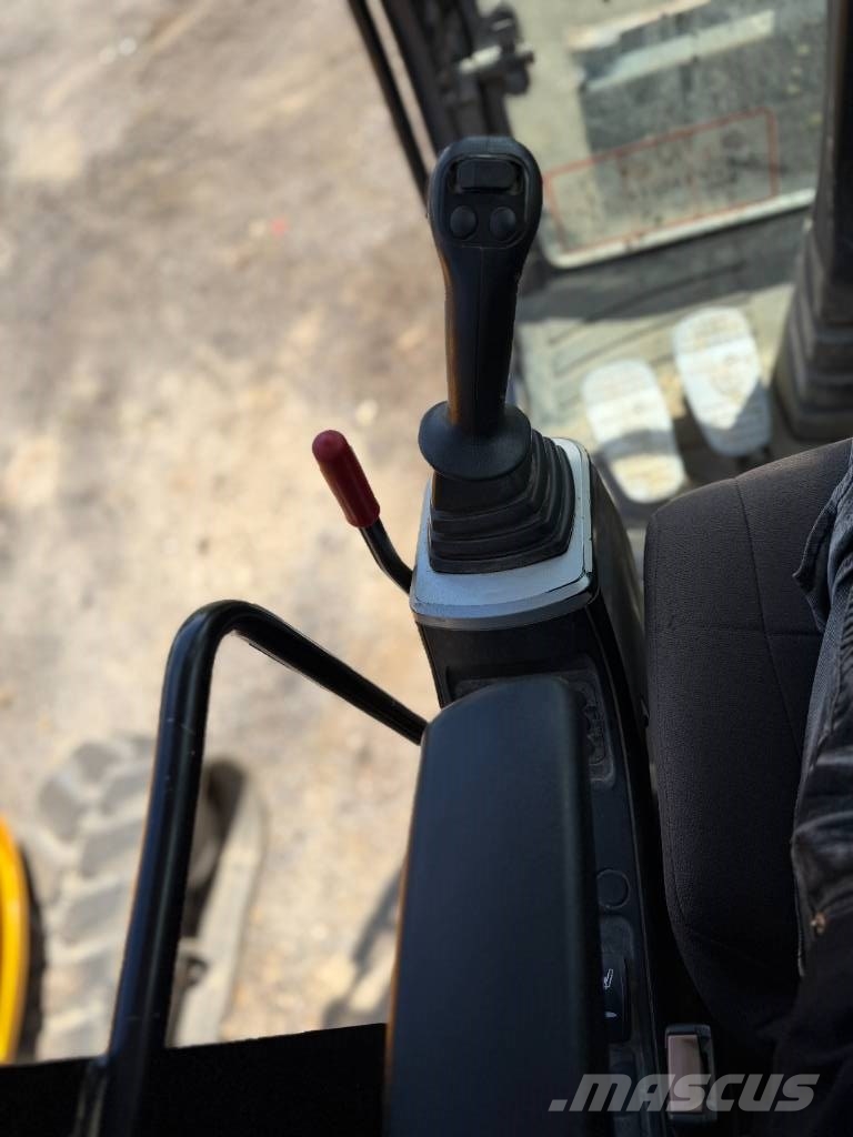 JCB JS 175 W Excavadoras de ruedas