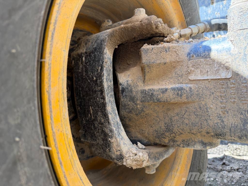 JCB JS 175 W Excavadoras de ruedas