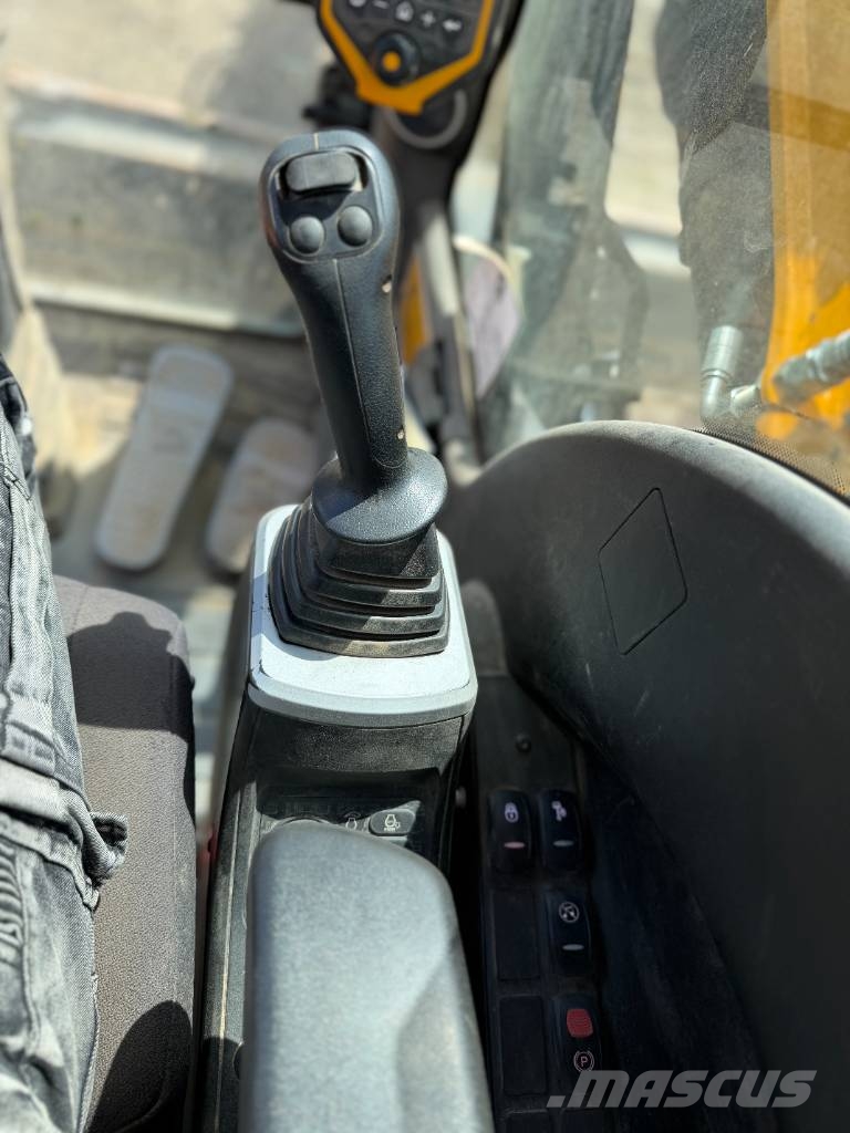 JCB JS 175 W Excavadoras de ruedas