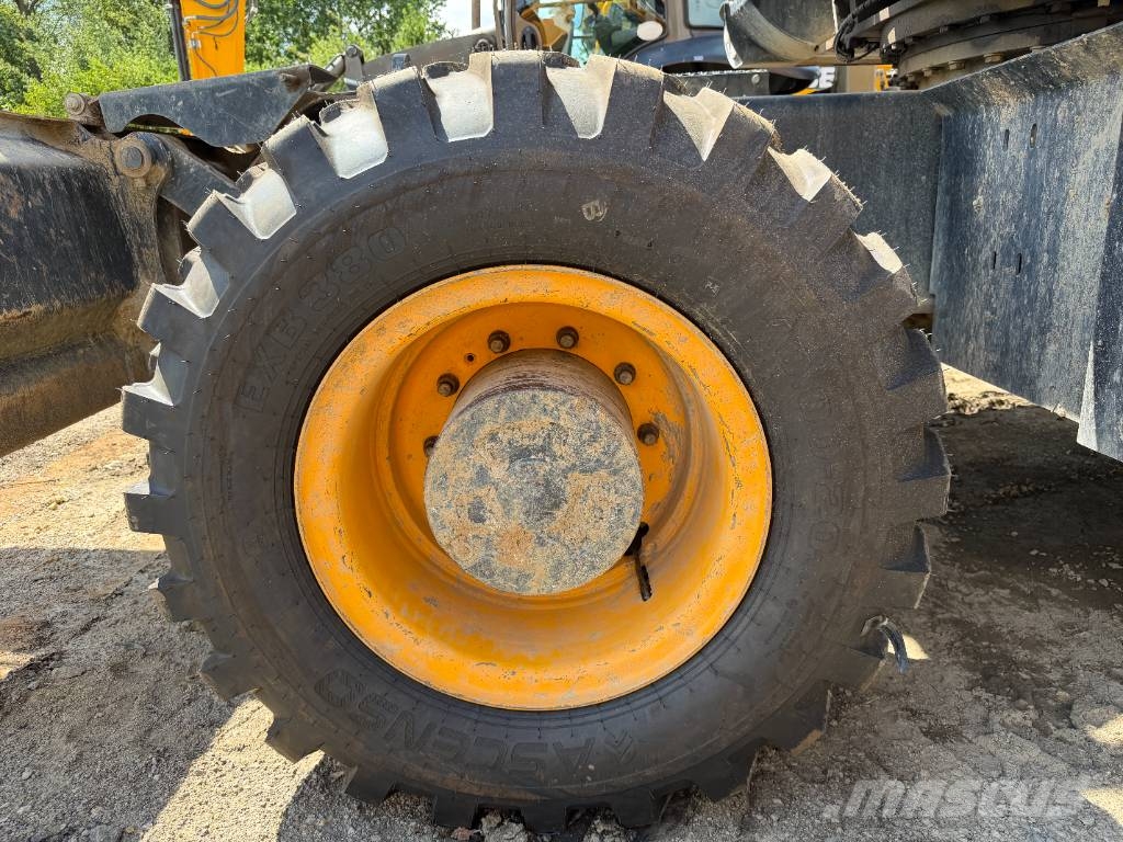 JCB JS 175 W Excavadoras de ruedas