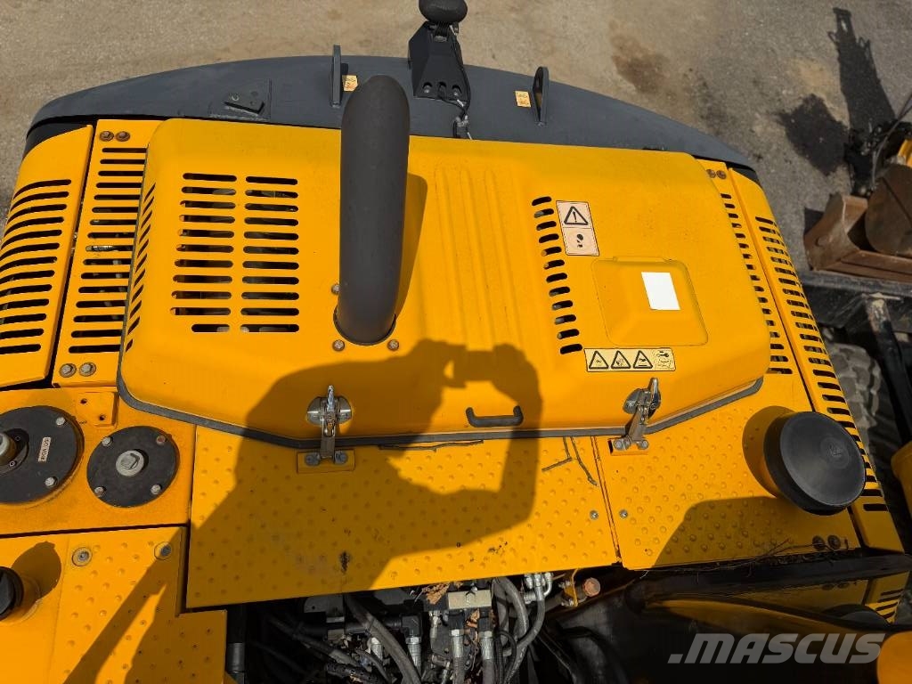 JCB JS 175 W Excavadoras de ruedas