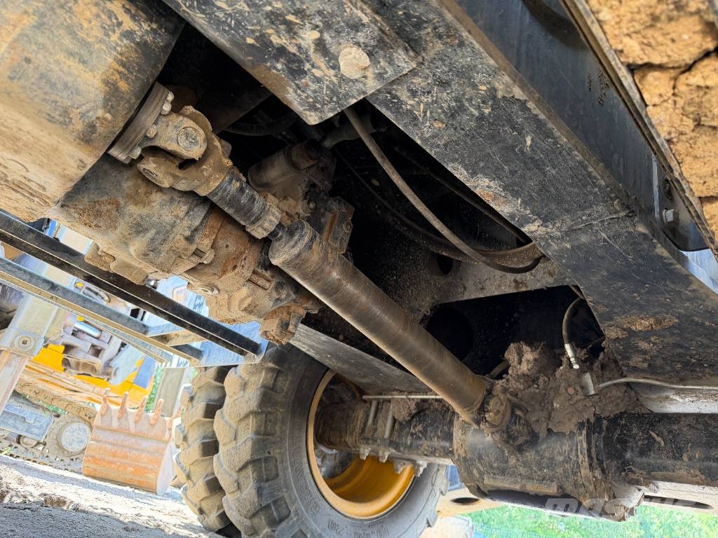 JCB JS 175 W Excavadoras de ruedas
