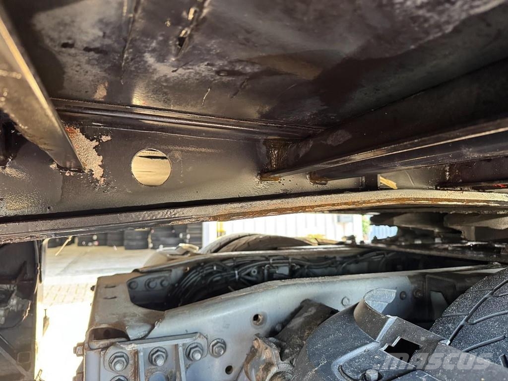 Meusburger Mega Semi-Tieflader ( 320 H ) Ημιρυμούλκες με χαμηλό δάπεδο