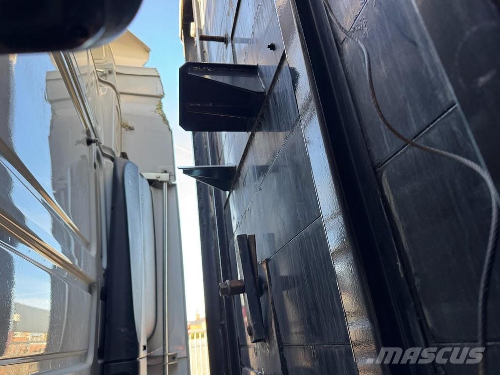 Meusburger Mega Semi-Tieflader ( 320 H ) Ημιρυμούλκες με χαμηλό δάπεδο