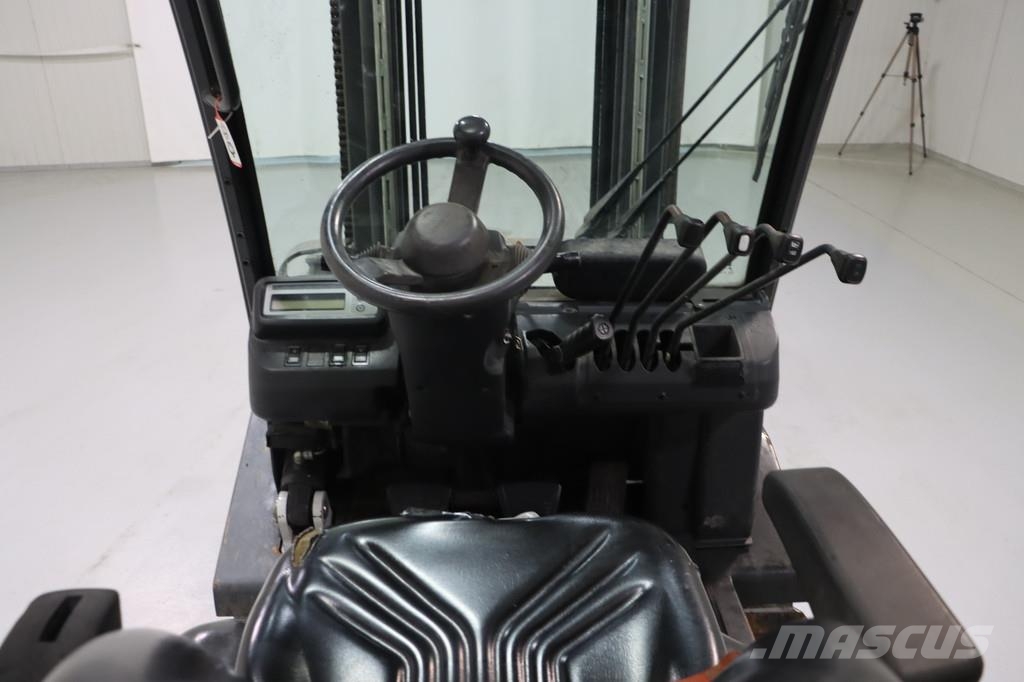 Nissan U1D2A25LQ شاحنات LPG