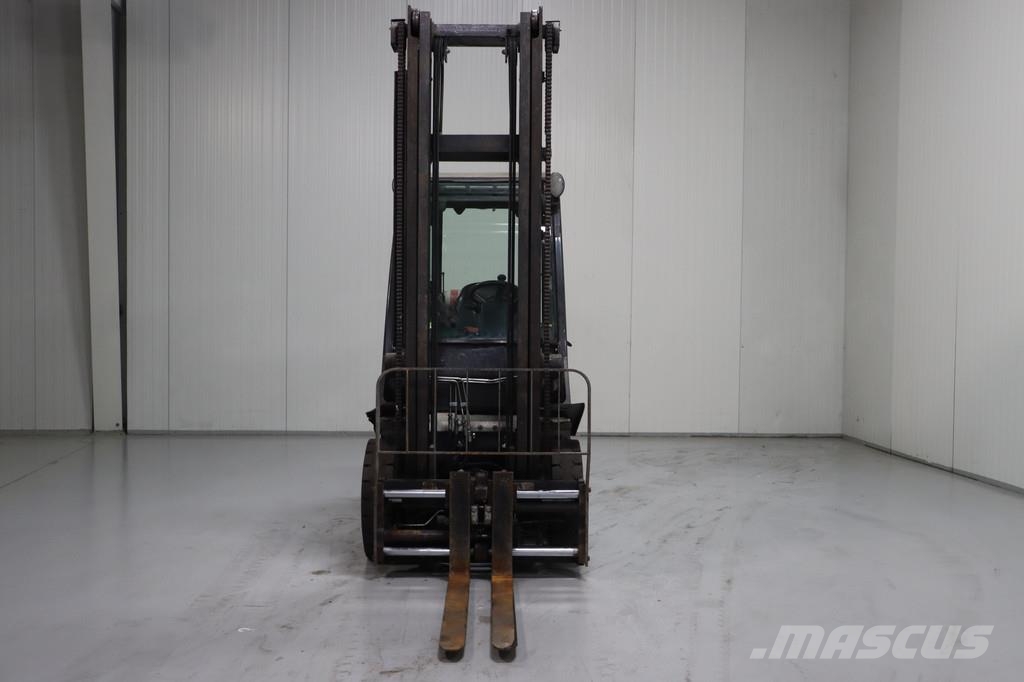 Nissan U1D2A25LQ شاحنات LPG