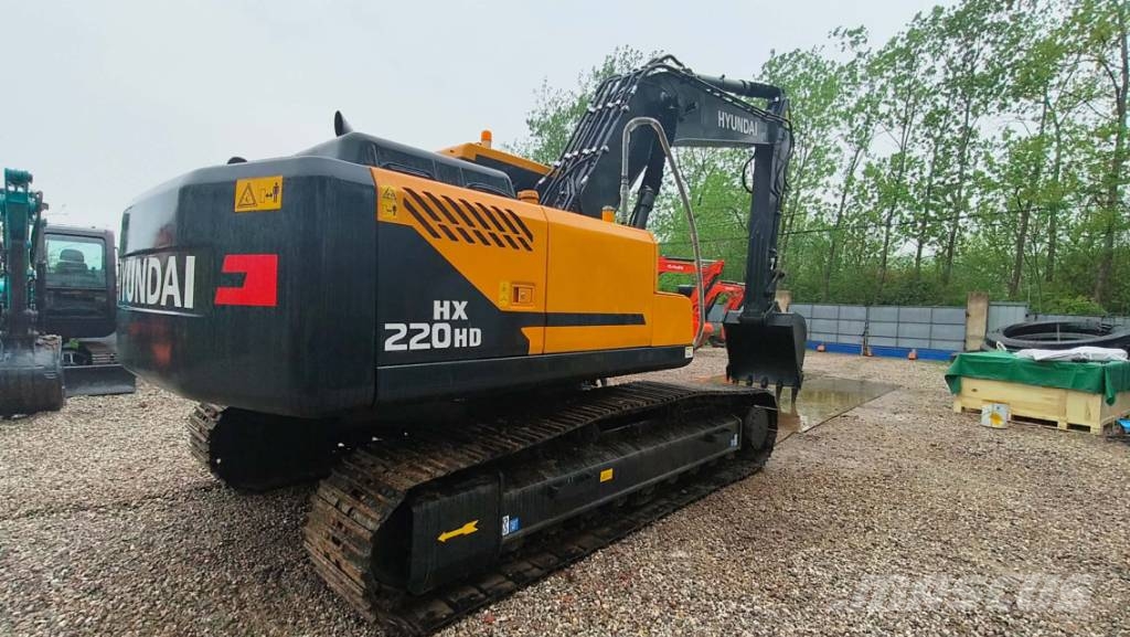 Hyundai HX 220 HD Гусеничні екскаватори