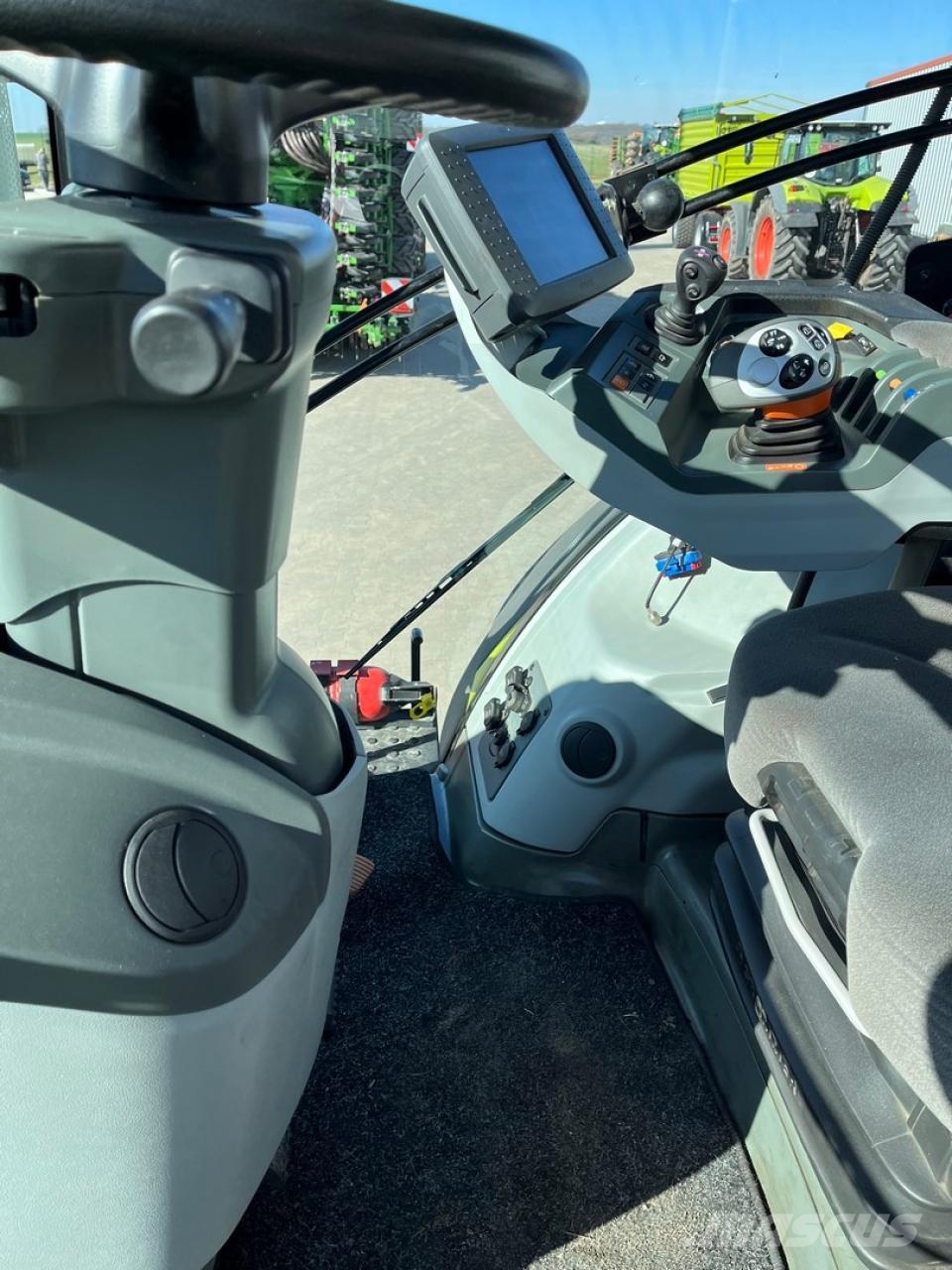 CLAAS Axion 850 CEBIS HEXASHIFT 트랙터