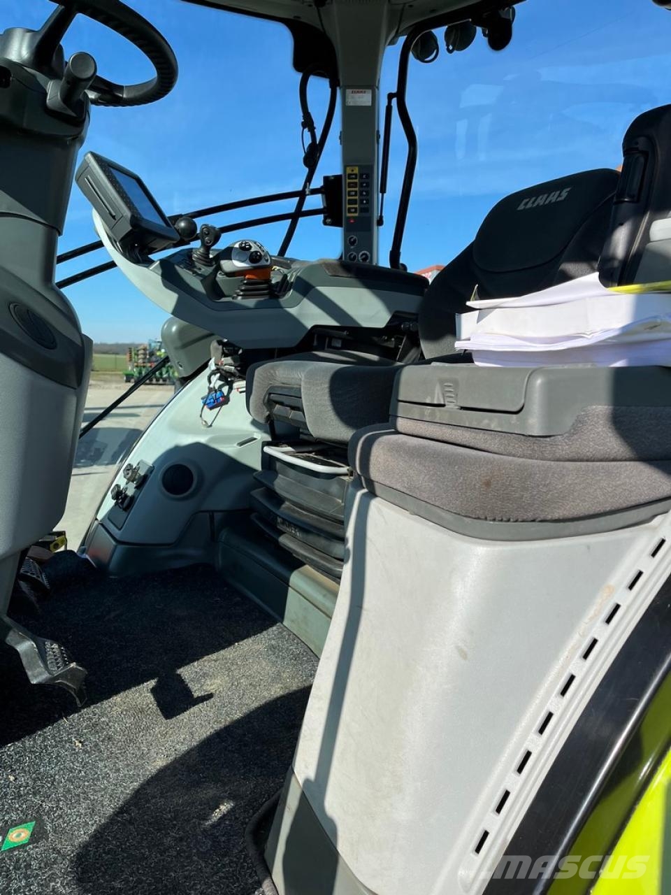 CLAAS Axion 850 CEBIS HEXASHIFT 트랙터